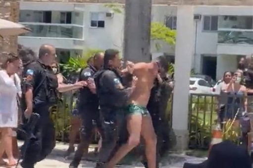 Vereador de SP é detido em piscina no Rio e indiciado sob acusação de injúria racial